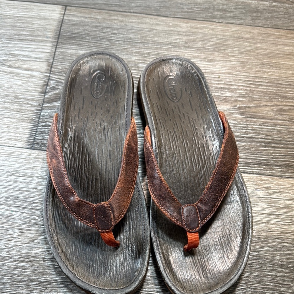 Chaco Brown/Red Leather Flip Flops woman’s size 9